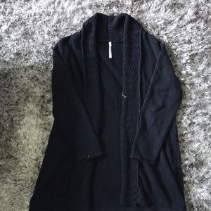 Beautiful Leo and Nicole Long sweater